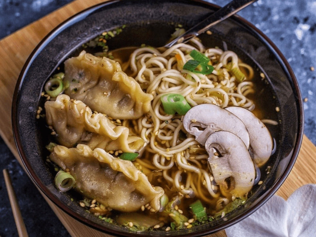 Sopa Picante de Fideos y Dumplings