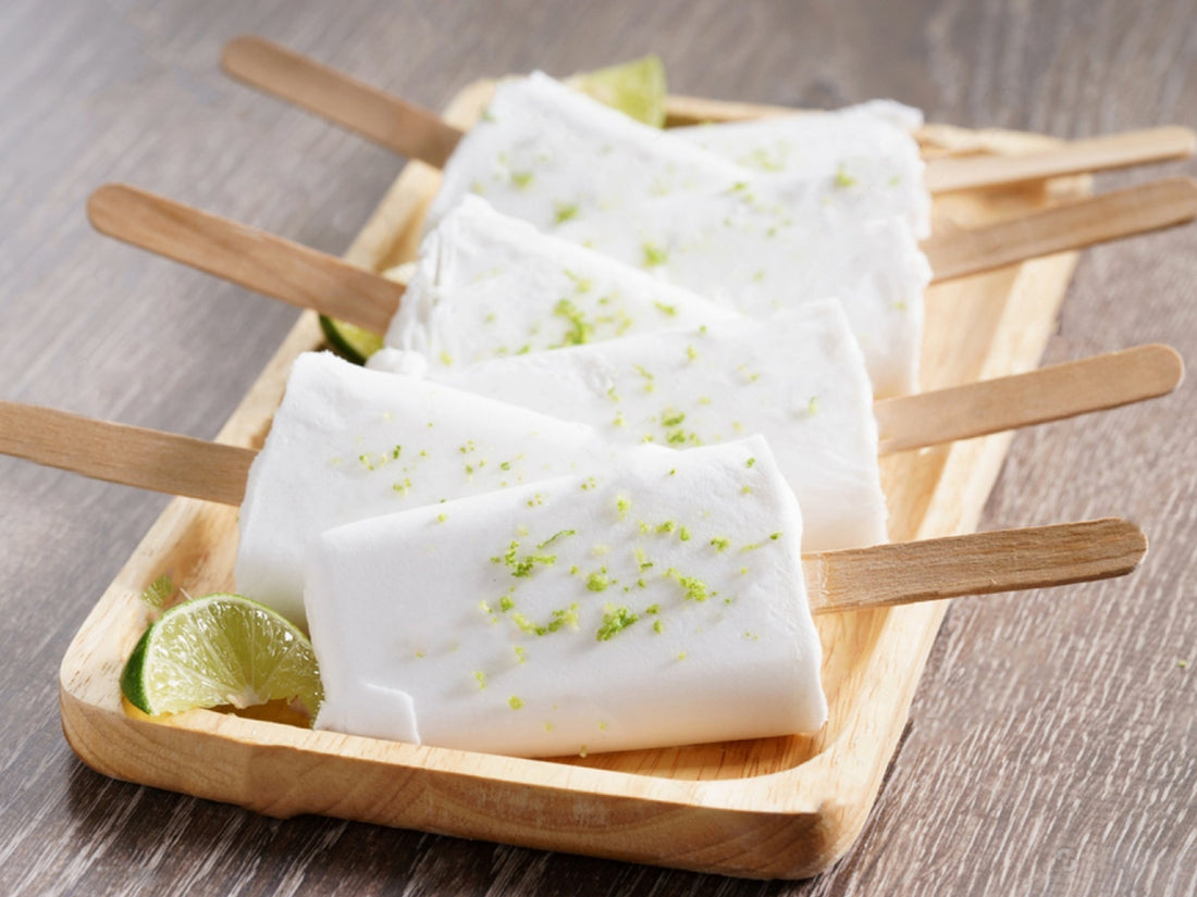 Deléitate con las Refrescantes Paletas de Crema de Coco