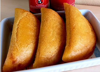Empanadas de pollo con salsa soya y salsa de ostras