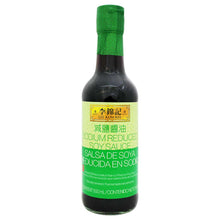 Cargar imagen en el visor de la galería, Salsa de Soya Lee Kum Kee Baja en Sodio 500 ml - Global Gourmet Market